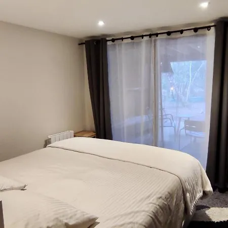 Tres Belle Maison En Bois,dans La Marina, 10pers, Au Bord De Leau