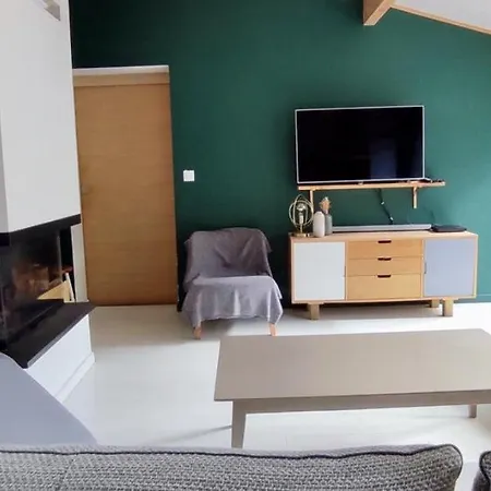 Tres Belle Maison En Bois,dans La Marina, 10pers, Au Bord De Leau Holiday home