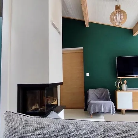 Tres Belle Maison En Bois,dans La Marina, 10pers, Au Bord De Leau Holiday home